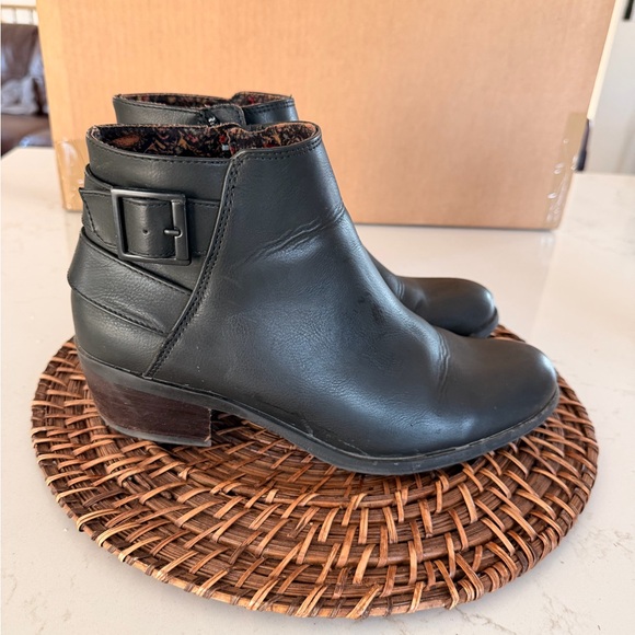 boc Shoes - BOC Lydia Black Leather Ankle Booties